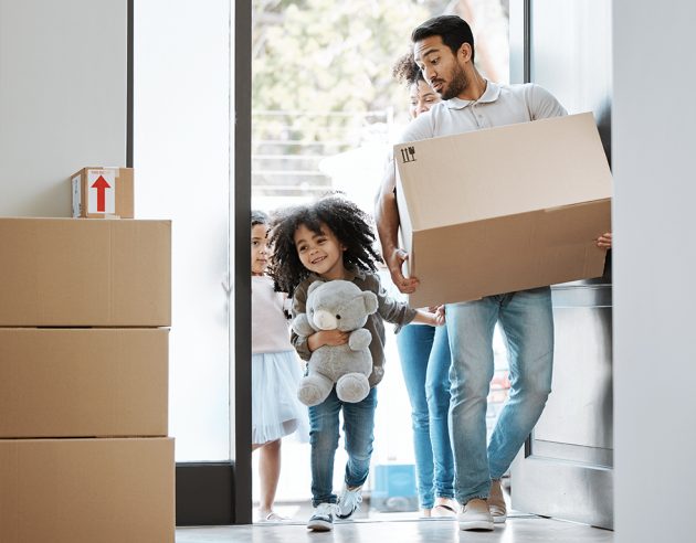 vader en dochter die verhuizen